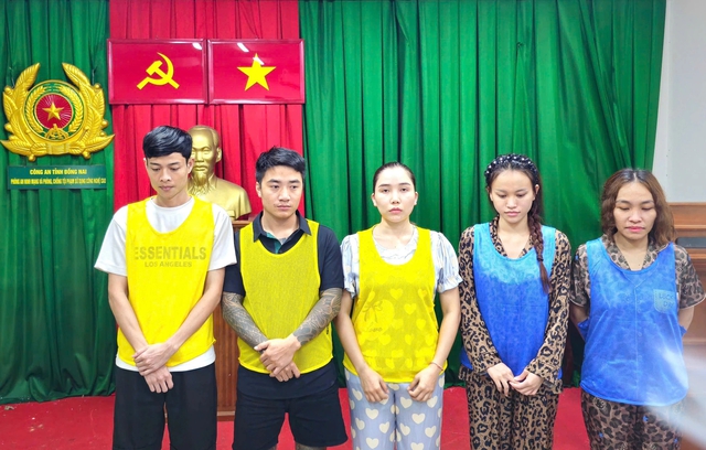 Triệt ph&aacute; đường d&acirc;y lừa đảo hơn 2.500 tỉ đồng, hoạt động ở Campuchia - Ảnh 1.