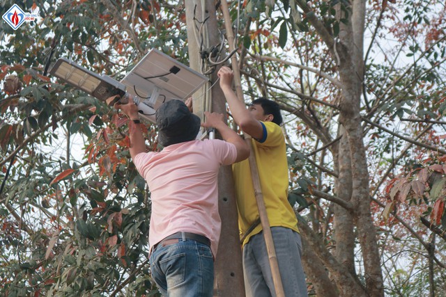 Trước khi về qu&ecirc; ăn tết, sinh vi&ecirc;n đến v&ugrave;ng ven TP.HCM l&agrave;m điều &yacute; nghĩa  - Ảnh 4.