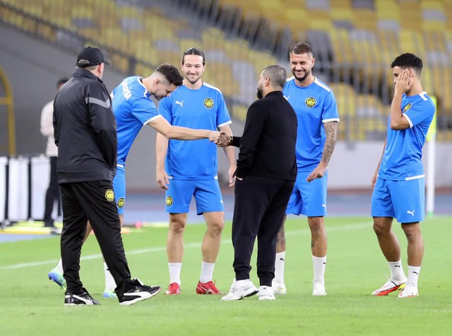 AFC phải làm đúng vai trò đại diện bóng đá toàn châu Á, không thể bảo vệ sự gian dối- Ảnh 2. AFC phải làm đúng vai trò đại diện bóng đá toàn châu Á, không thể bảo vệ sự gian dối- Ảnh 2.