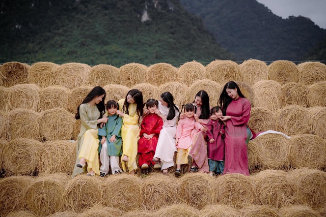 Th&uacute; vị điểm 'check-in' tết với 400 cuộn rơm tại Quảng Trị- Ảnh 3.