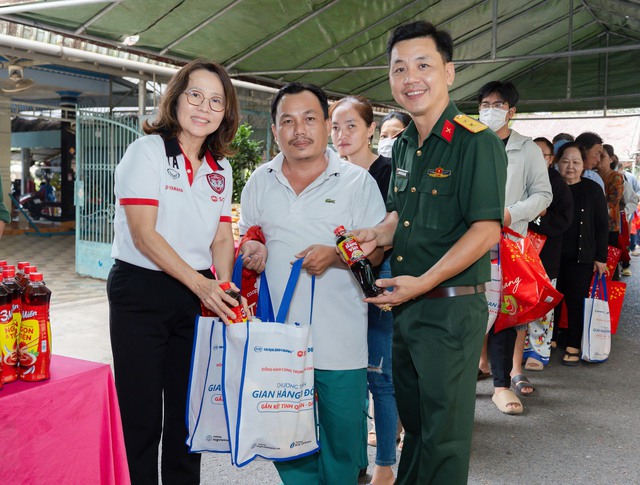 Ấm &aacute;p t&igrave;nh qu&acirc;n d&acirc;n trong dịp xu&acirc;n B&iacute;nh Ngọ- Ảnh 1.