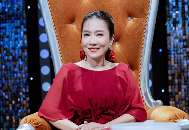 Cuộc sống k&iacute;n tiếng của NSƯT V&acirc;n Kh&aacute;nh ở tuổi U.50 - Ảnh 1.