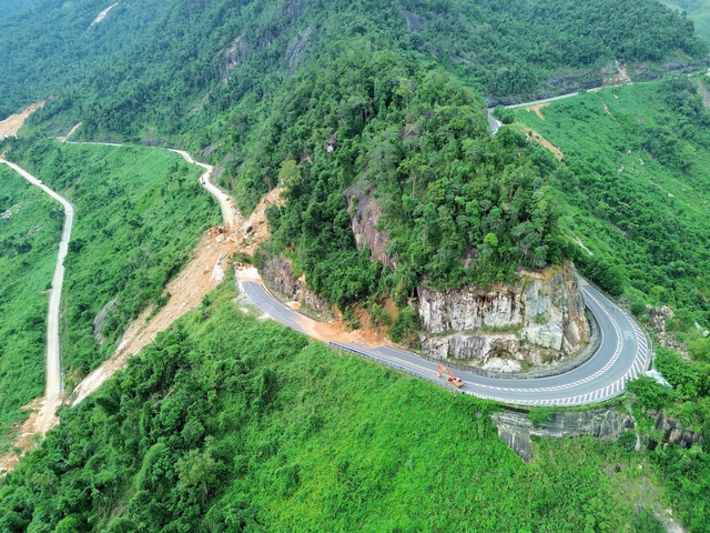 Đèo Khánh Lê cho tất cả xe lưu thông từ 5 đến 18 giờ hằng ngày- Ảnh 2. Đèo Khánh Lê cho tất cả xe lưu thông từ 5 đến 18 giờ hằng ngày- Ảnh 2.