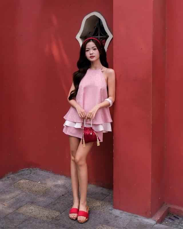 Nâng tầm khí chất cổ điển ngày tết với băng đô đỏ- Ảnh 5.