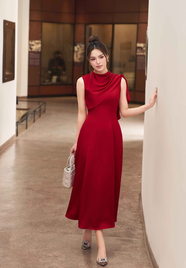 Sang trọng với trang phục vải lụa trong ngày đầu năm đi làm- Ảnh 1.