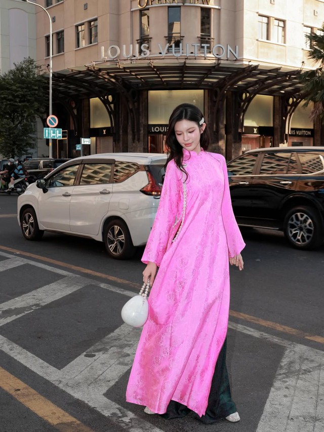 Túi xách nhỏ xinh nâng tầm bản phối áo dài du xuân 2026- Ảnh 1.