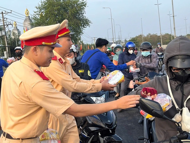 - Ảnh 8. - Ảnh 8.