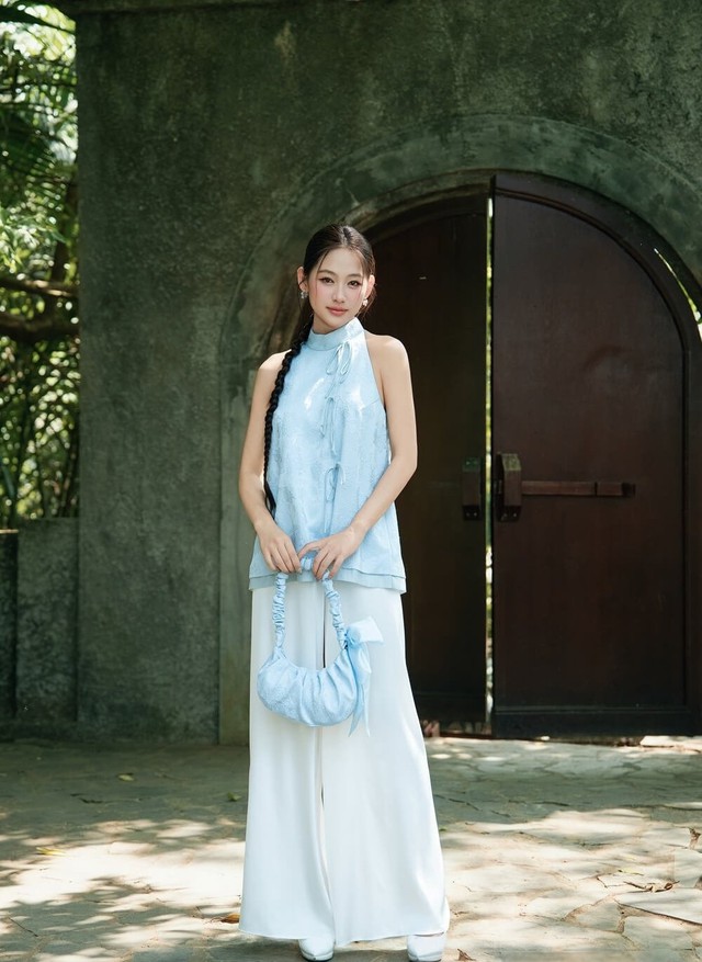 Áo cổ yếm tôn nét đẹp truyền thống, lựa chọn nổi bật mỗi dịp xuân về- Ảnh 6.