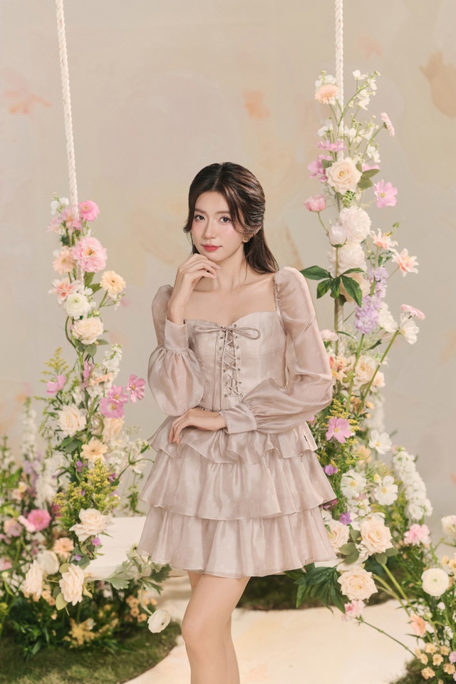 Váy tầng, dịu dàng cho những ngày đầu xuân năm mới- Ảnh 7. Váy tầng, dịu dàng cho những ngày đầu xuân năm mới- Ảnh 7.