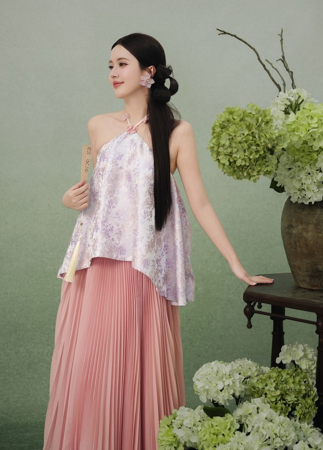 Áo cổ yếm tôn nét đẹp truyền thống, lựa chọn nổi bật mỗi dịp xuân về- Ảnh 7.