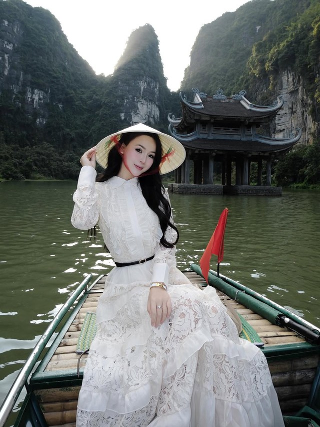 Du xuân duyên dáng cùng chiếc nón lá truyền thống- Ảnh 6.