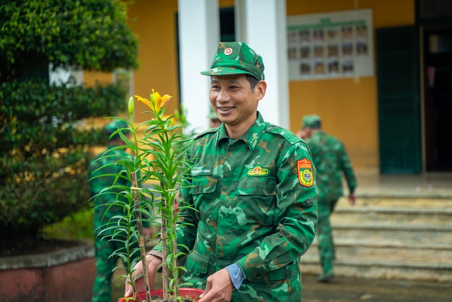 Tết ở &lsquo;xứ mưa 9 th&aacute;ng&rsquo;, đồn bi&ecirc;n giới c&oacute; d&acirc;n sau 21 năm- Ảnh 8.