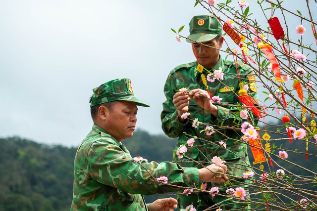 Tết ở &lsquo;xứ mưa 9 th&aacute;ng&rsquo;, đồn bi&ecirc;n giới c&oacute; d&acirc;n sau 21 năm- Ảnh 6.