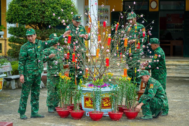 Tết ở &lsquo;xứ mưa 9 th&aacute;ng&rsquo;, đồn bi&ecirc;n giới c&oacute; d&acirc;n sau 21 năm- Ảnh 1.