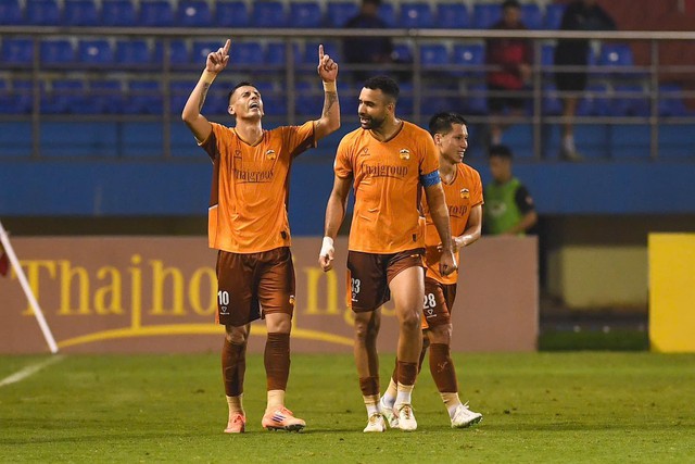 HAGL chạy đua cật lực cùng nhóm cầm đèn đỏ, lịch thi đấu kịch tính ngay sau tết- Ảnh 2. HAGL chạy đua cật lực cùng nhóm cầm đèn đỏ, lịch thi đấu kịch tính ngay sau tết- Ảnh 2.