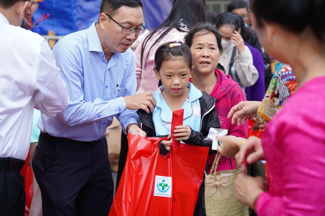 Tết ấm áp ở phương Nam: Món quà nhỏ, nghĩa tình to - Ảnh 6.