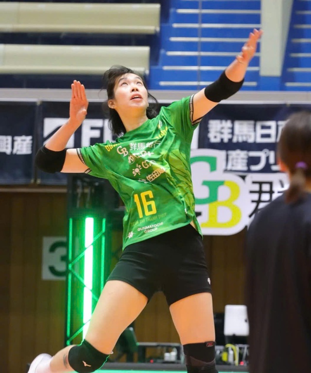 'Khủng long' Thanh Th&uacute;y lại rực s&aacute;ng ở giải b&oacute;ng chuyền Nhật Bản- Ảnh 1.
