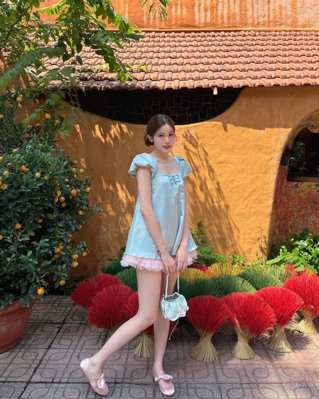 Tôn vinh trang phục ngày tết với túi ngọc trai kiêu sa- Ảnh 6.