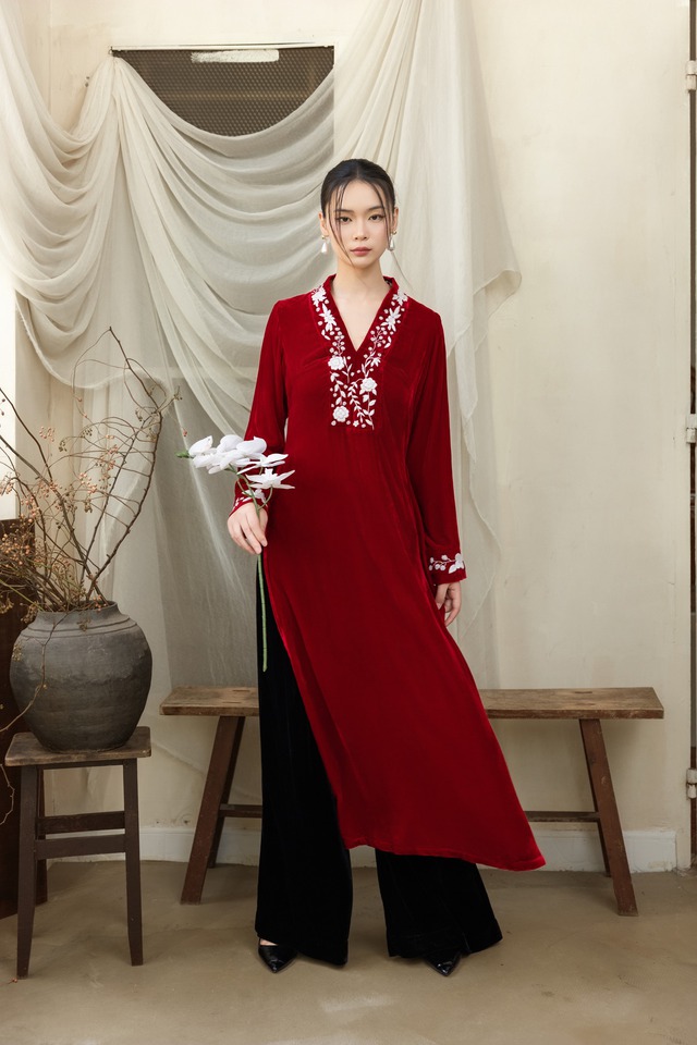 Áo dài thêu tay duyên dáng cùng áo dài lụa cho mùa tết cổ truyền- Ảnh 8.