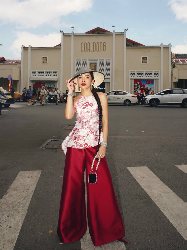 Trang phục cổ yếm duyên dáng cho xuân Bính Ngọ 2026- Ảnh 11.