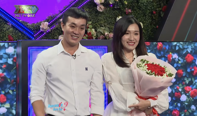 Quyền Linh phấn kh&iacute;ch khi ch&agrave;ng kỹ thuật vi&ecirc;n U.40 chinh phục được c&ocirc; g&aacute;i xinh đẹp- Ảnh 1.