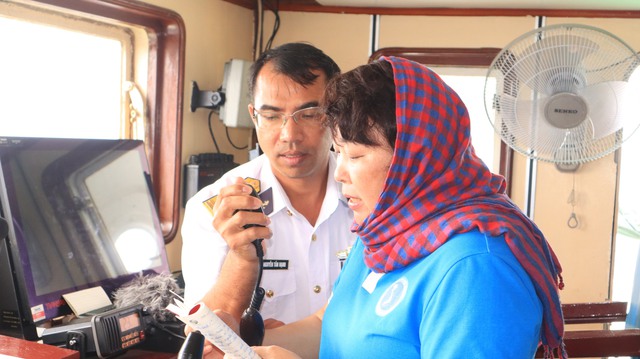 Ch&uacute;c tết qua loa: Cột mốc sống vững v&agrave;ng của người l&iacute;nh biển giữa tr&ugrave;ng khơi - Ảnh 3.