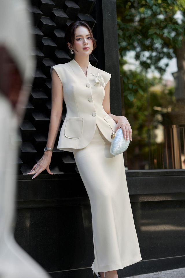 Phối áo khoác ngắn và váy dài đi chúc tết đầu năm- Ảnh 6.