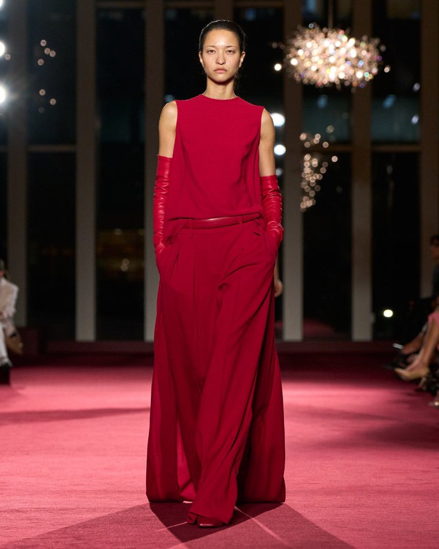 Trang phục đẹp để chụp hình lại thoải mái ăn đủ '5 bữa' ngày tết- Ảnh 4.