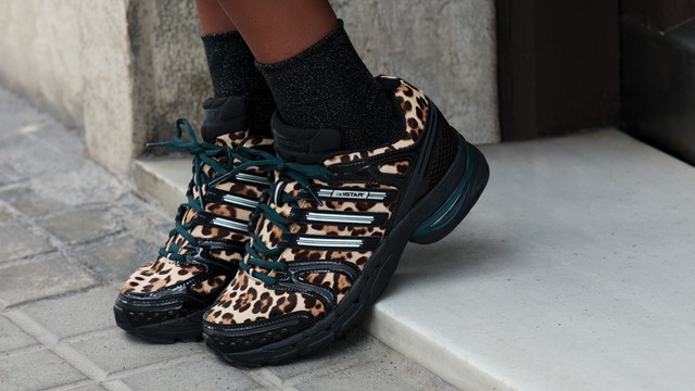 Các mẫu giày chạy bộ với phong cách trẻ trung, cá tính để xuống phố- Ảnh 6. Các mẫu giày chạy bộ với phong cách trẻ trung, cá tính để xuống phố- Ảnh 6.