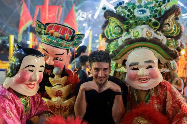 Ch&acirc;u &Aacute; rộn r&agrave;ng chuẩn bị đ&oacute;n tết B&iacute;nh Ngọ 2026 - Ảnh 2.