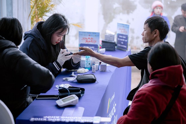 Long Ch&acirc;u ch&acirc;n th&agrave;nh gửi trao tết ấm, tết khỏe mạnh đến b&agrave; con mọi miền - Ảnh 5.