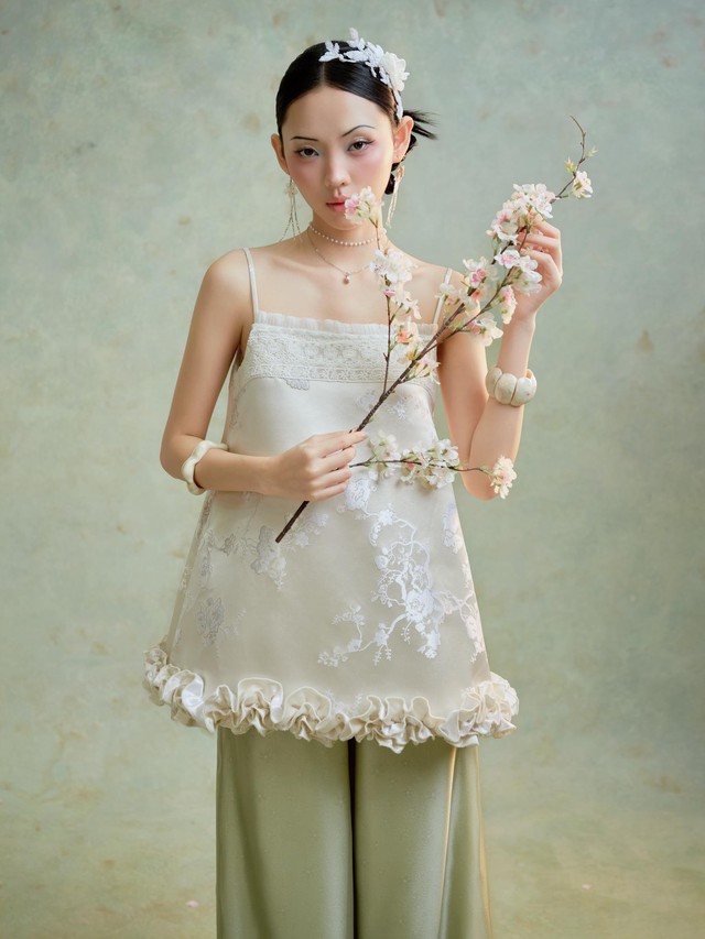 Ngoài áo dài, đây là những gợi ý mặc đẹp ngày đầu năm- Ảnh 1. Ngoài áo dài, đây là những gợi ý mặc đẹp ngày đầu năm- Ảnh 1.