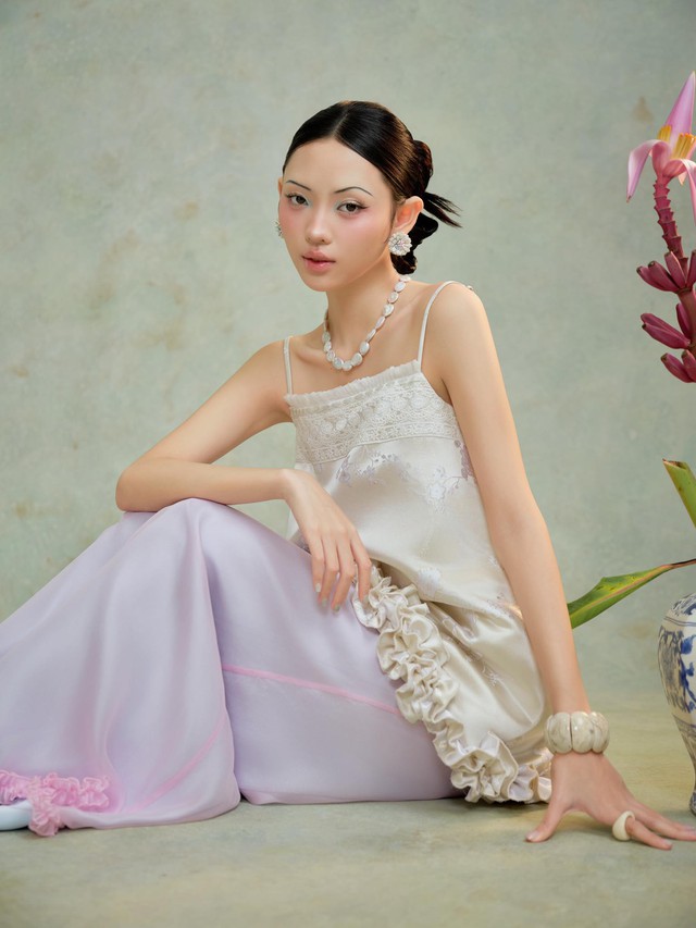 Ngoài áo dài, đây là những gợi ý mặc đẹp ngày đầu năm- Ảnh 8. Ngoài áo dài, đây là những gợi ý mặc đẹp ngày đầu năm- Ảnh 8.