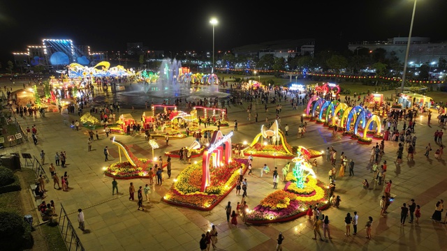 Những đường hoa xu&acirc;n rực rỡ nhất 'xứ hoa' Đồng Th&aacute;p- Ảnh 1.