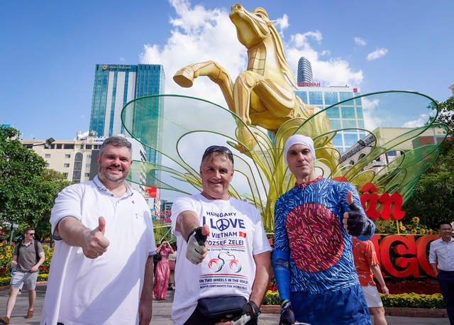 Đại sứ h&ograve;a b&igrave;nh J&oacute;zsef Zelei mang th&ocirc;ng điệp từ Hungary đến Việt Nam năm 2026 - Ảnh 1.