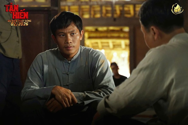 Diễn viên Phương Nam cạo trọc đầu và học tiếng Lào cho phim Tận hiến 2026 - Ảnh 3. Diễn viên Phương Nam cạo trọc đầu và học tiếng Lào cho phim Tận hiến 2026 - Ảnh 3.