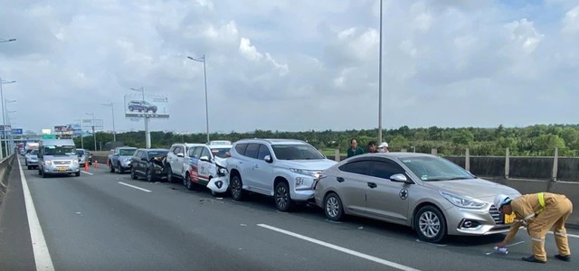 Thuê ô tô tự lái Tết: Xử lý sao nếu xảy ra tai nạn trong lúc thuê? - Ảnh 3.