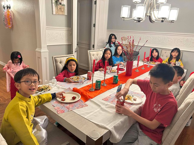 Người Việt ở Mỹ đ&oacute;n tết 2026: H&ograve;a m&igrave;nh v&agrave;o kh&ocirc;ng kh&iacute; đầm ấm v&agrave; truyền thống - Ảnh 3.