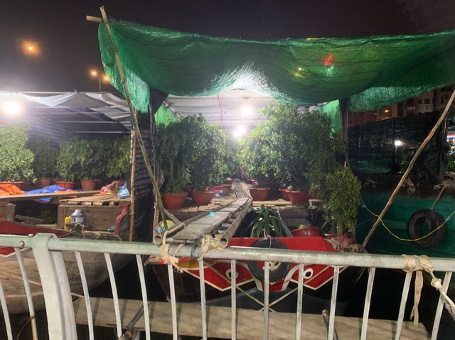 Mưu sinh ở Bến B&igrave;nh Đ&ocirc;ng: Những chiếc ghe chở cả một c&aacute;i tết- Ảnh 6.