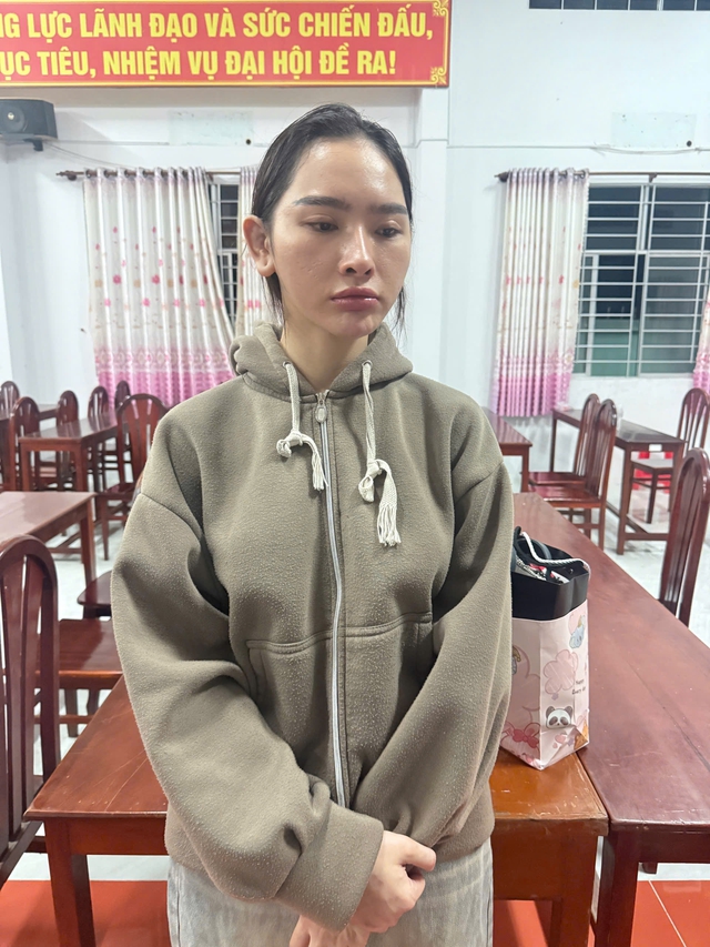 C&ocirc;ng an TP.HCM bắt người tạt sơn nh&agrave; người y&ecirc;u cũ trong đ&ecirc;m giao thừa- Ảnh 3.