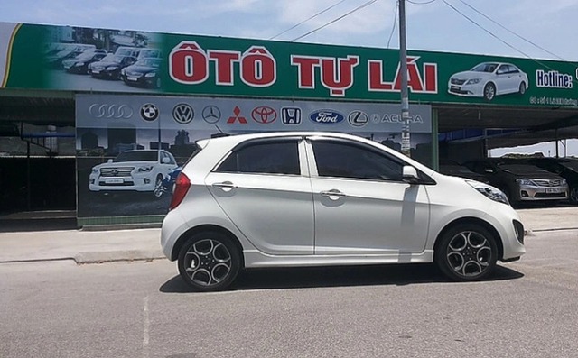 Thuê ô tô tự lái Tết: Xử lý sao nếu xảy ra tai nạn trong lúc thuê? - Ảnh 1.