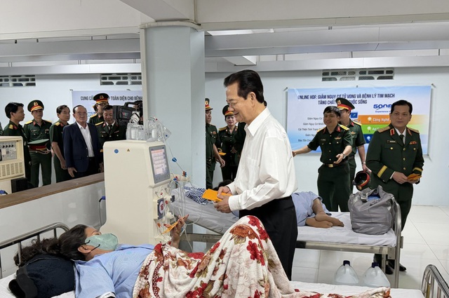 Xu&acirc;n y&ecirc;u thương ở Bệnh viện Qu&acirc;n y 121 - Ảnh 1.