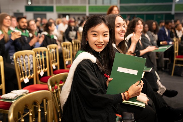 Nhiều suất du học Mỹ, Úc, Anh miễn phí cho người Việt đang mở đơn dịp tết - Ảnh 1. Nhiều suất du học Mỹ, Úc, Anh miễn phí cho người Việt đang mở đơn dịp tết - Ảnh 1.