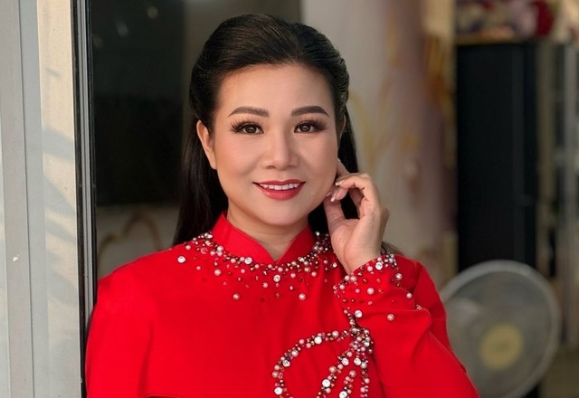 - Ảnh 1. Ca sĩ bolero Dương Hồng Loan nói về dấu mốc tốt nghiệp đại học ở tuổi 45 - Ảnh 1.