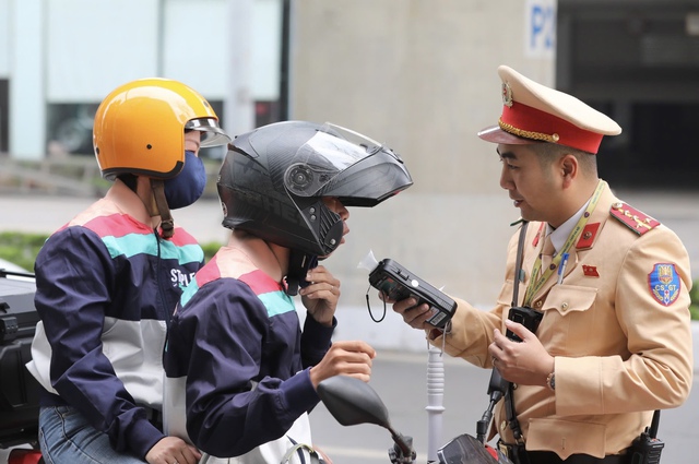 Nồng độ cồn dẫn đầu trong số lỗi vi phạm giao th&ocirc;ng ng&agrave;y m&ugrave;ng 1 tết- Ảnh 1.