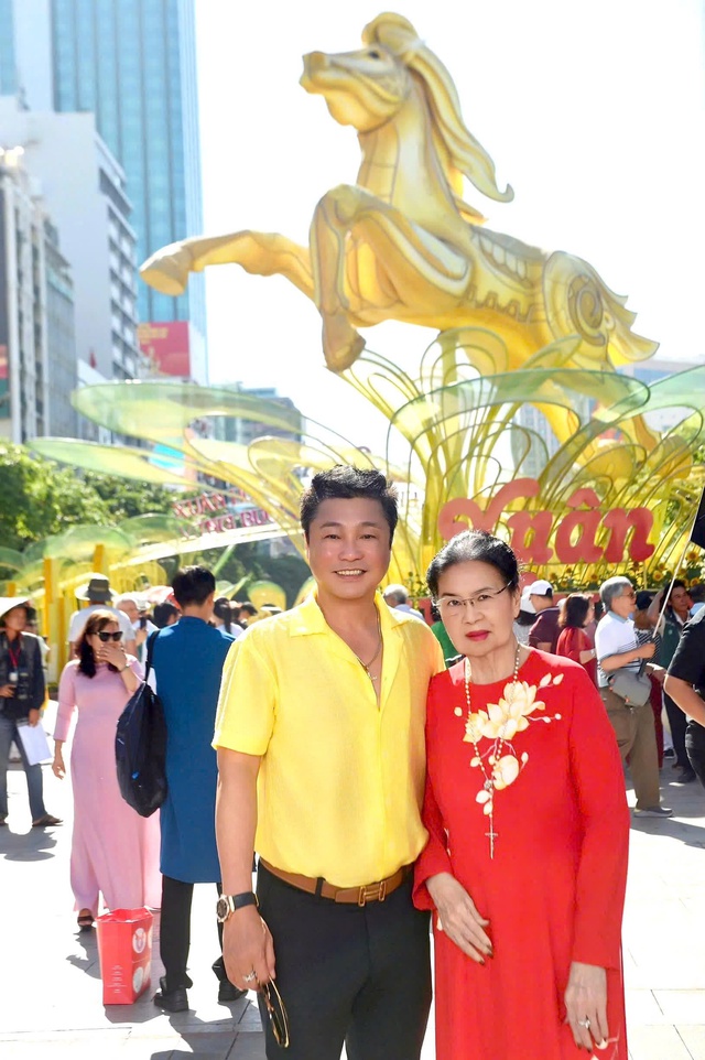 V&igrave; sao L&yacute; H&ugrave;ng v&agrave; L&yacute; Hương kh&ocirc;ng nhận show diễn tết? - Ảnh 3.