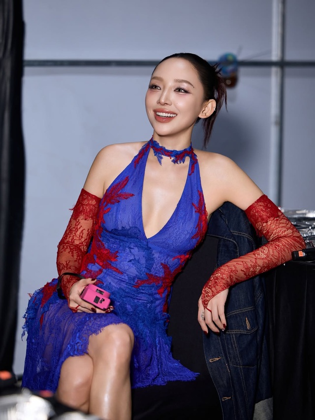 Chiếm mọi ánh nhìn trong mọi bữa tiệc đầu năm với găng tay ren mỏng- Ảnh 5.