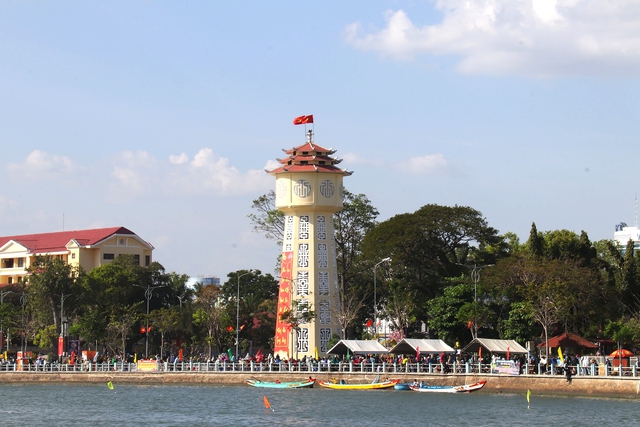 Phường Phan Thiết: Lễ hội đua thuyền tr&ecirc;n s&ocirc;ng C&agrave; Ty rộn r&agrave;ng sắc xu&acirc;n B&iacute;nh Ngọ - Ảnh 10.