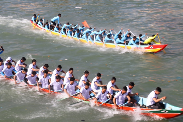 Phường Phan Thiết: Lễ hội đua thuyền tr&ecirc;n s&ocirc;ng C&agrave; Ty rộn r&agrave;ng sắc xu&acirc;n B&iacute;nh Ngọ - Ảnh 3.