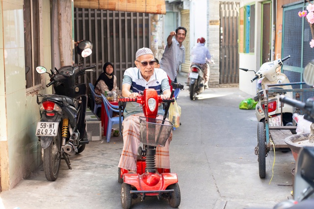 M&ugrave;ng 2 tết ở hẻm ki&ecirc;ng rượu bia, kh&ocirc;ng ăn thịt heo ở TP.HCM c&oacute; g&igrave;? - Ảnh 6.